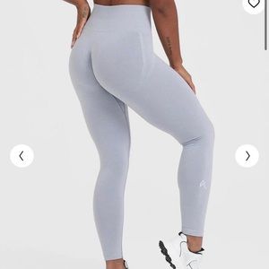 NWT Effortless Seamless Leggings Metal Grey S Regular/Short or M - Long Length